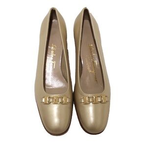 Salvatore Ferragamo Womens Classic Pump Block Heels Shoes Beige Leather size 8